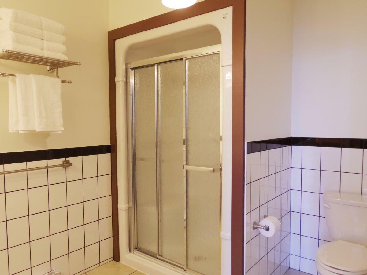 Water Suites 夏洛特敦 外观 照片